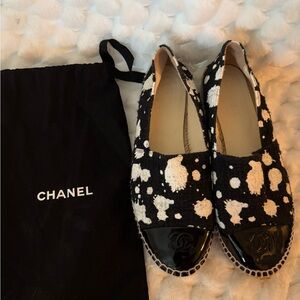 CHANEL Polka Dot Espadrilles in Black and White size 40